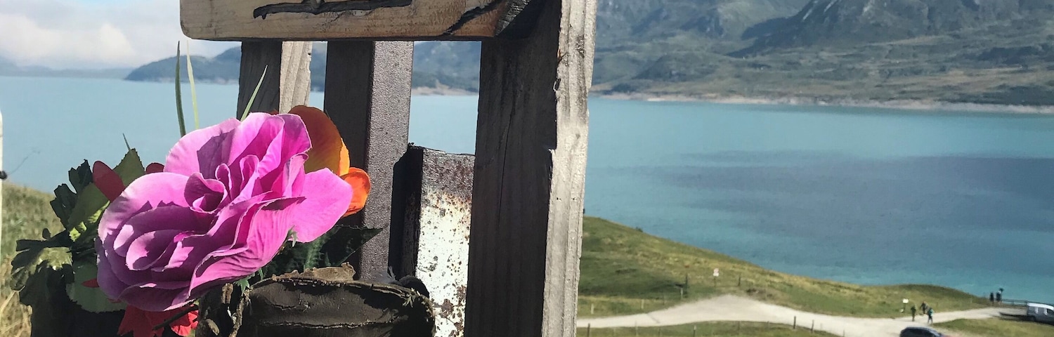 DescriptionLanslebourg-Mont-Cenis is a former commune in the Savoie department in the Auvergne-Rhône-Alpes region in south-eastern France