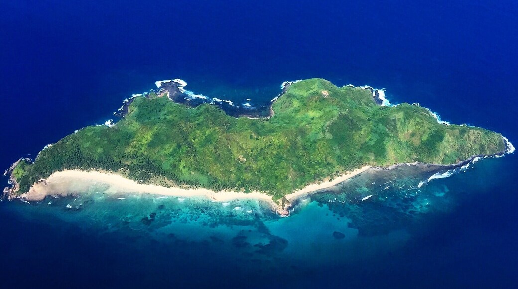 See ya later Philippines. I fell in love with your islands and people. You are an untouched paradise and I hope I'm fortunate enough to come back again real soon (photo taken with my iPhone whilst flying over one of the many islands of Palawan). đâïž