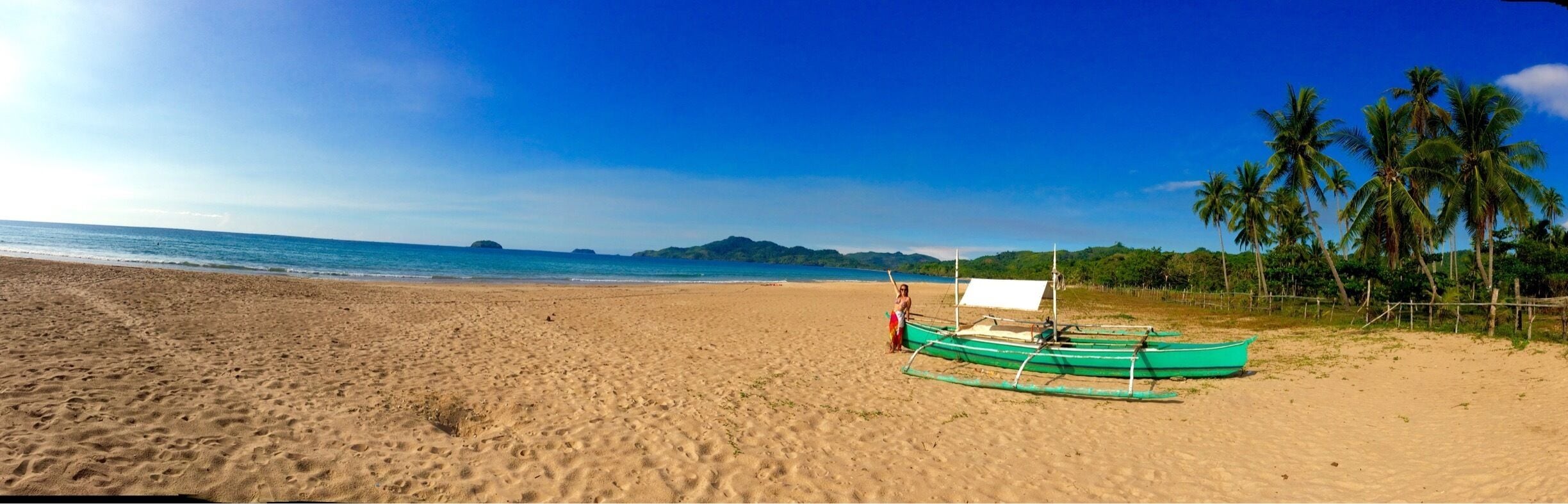 Stunning isolate beach at 2 hours drive from el nido.it worths the ride!