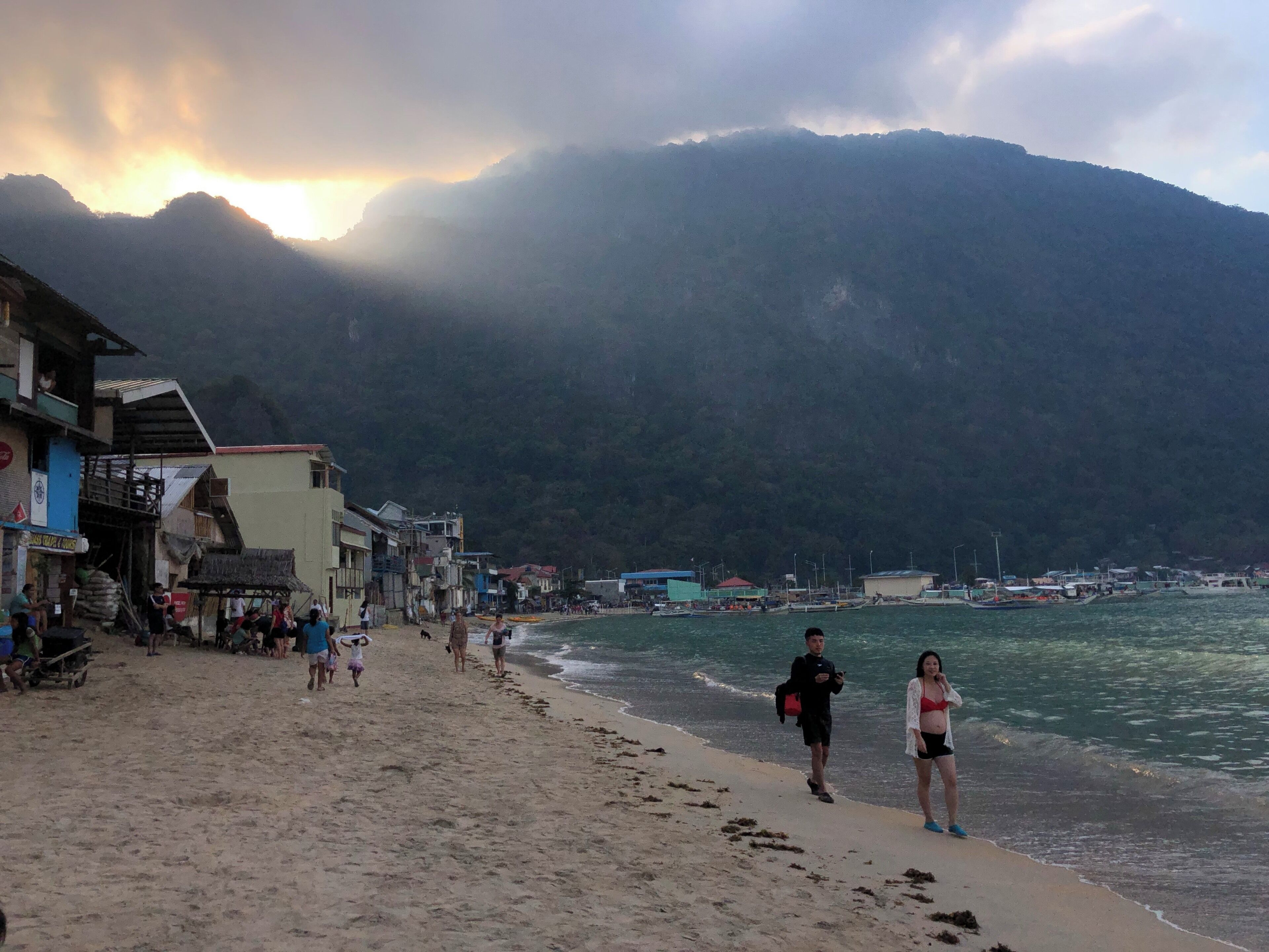 Sunset in El Nido beach