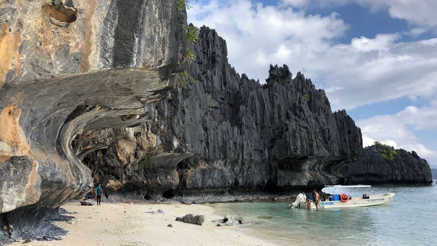 We were the first to arrived in Shimizu Island for Tour A :)