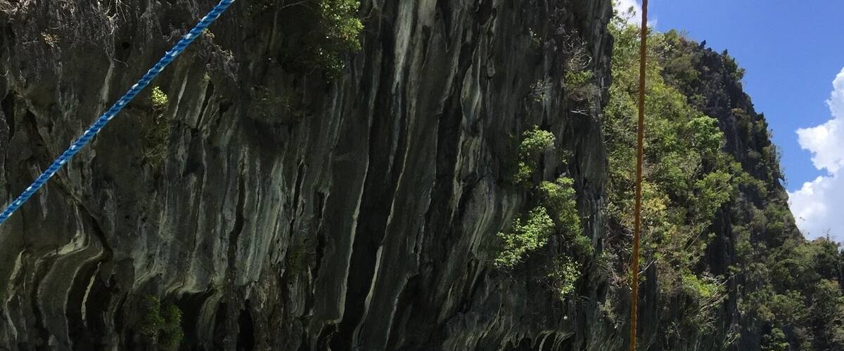 A lagoon in the middle of the ocean. I had to help Manong to push the boat to deeper water 😝 paradise #beachbound