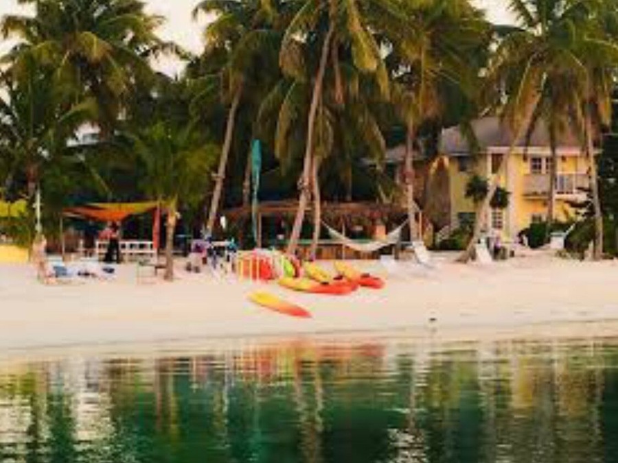 The calm before the storm 😢 Great Guana Cay Bahamas’s 💗