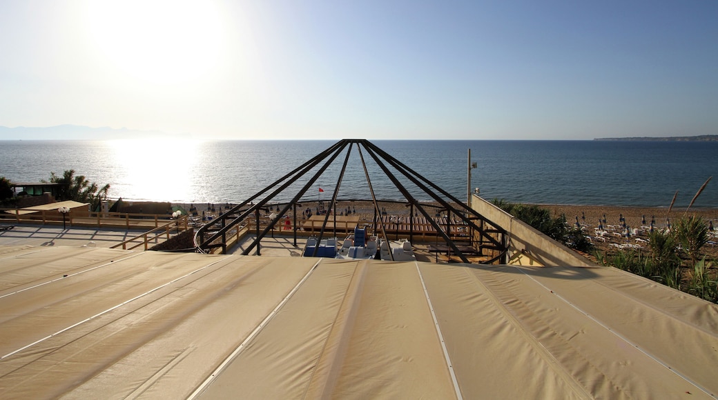 Prospettiva impossibile sul mare di Ciammarita.