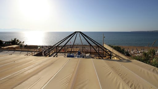 Prospettiva impossibile sul mare di Ciammarita.