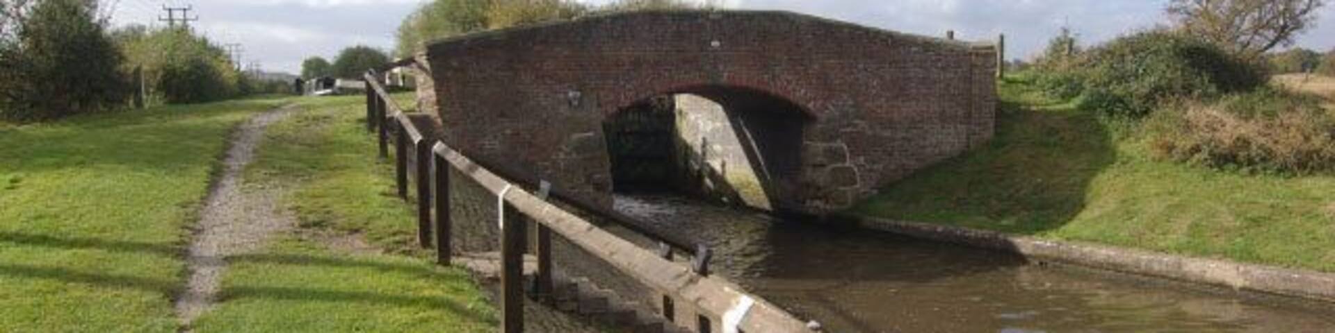Aston Lock. Aston Lock is approached through bridge no 6.