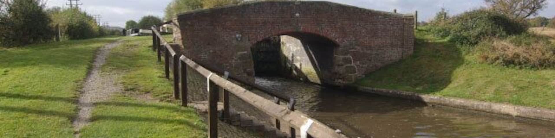 Aston Lock. Aston Lock is approached through bridge no 6.