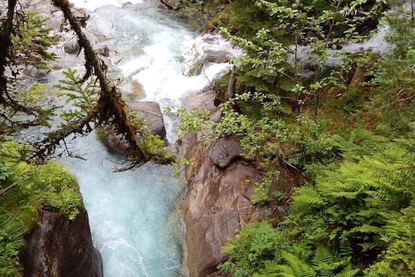 Located high above the spa town of Cauterets, France, the falls are most often reached by gondola. The bridge, or pont, of stone is at about 1500 mètres in the Pyrenees National Park. 42°51'03.2"N 0°08'31.3"W #waterfall #Europe #hiking #pyrenees #France