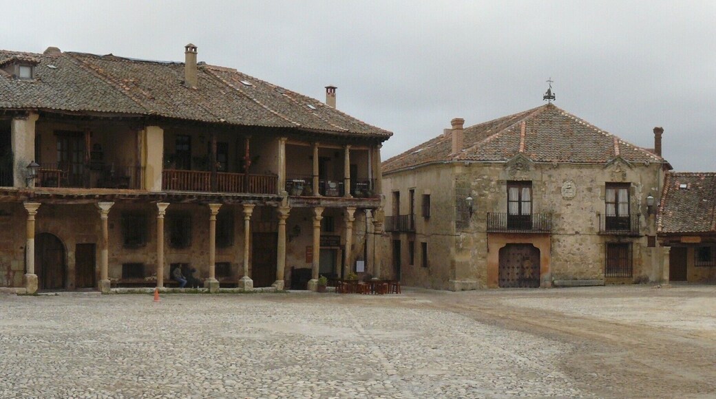 View Pedraza's gate, Pedraza, Segovia (Spain)