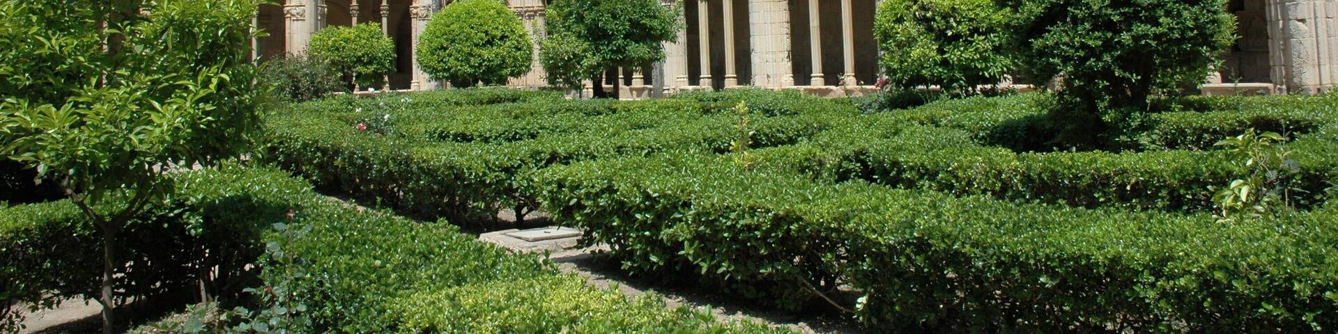 Monestir de Santes Creus - Claustre This is a photo of a monument indexed in the Catalan heritage register of Béns Culturals d'InterÚs Nacional and the Spanish heritage register of Bienes de Interés Cultural under the reference RI-51-0000196.