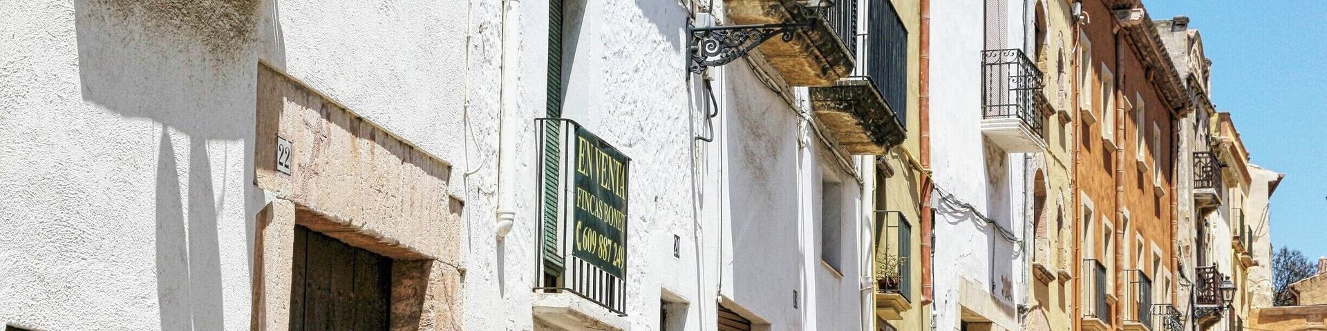 July 2014
Altafulla is a beautiful medieval Spanish town in Tarragona, Spain. Filled with history and beautiful architecture, its certainly worth a visit if you're in the area.