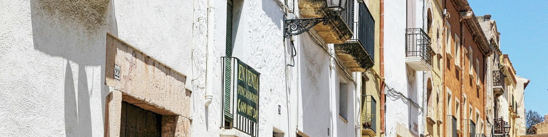 July 2014
Altafulla is a beautiful medieval Spanish town in Tarragona, Spain. Filled with history and beautiful architecture, its certainly worth a visit if you're in the area.
