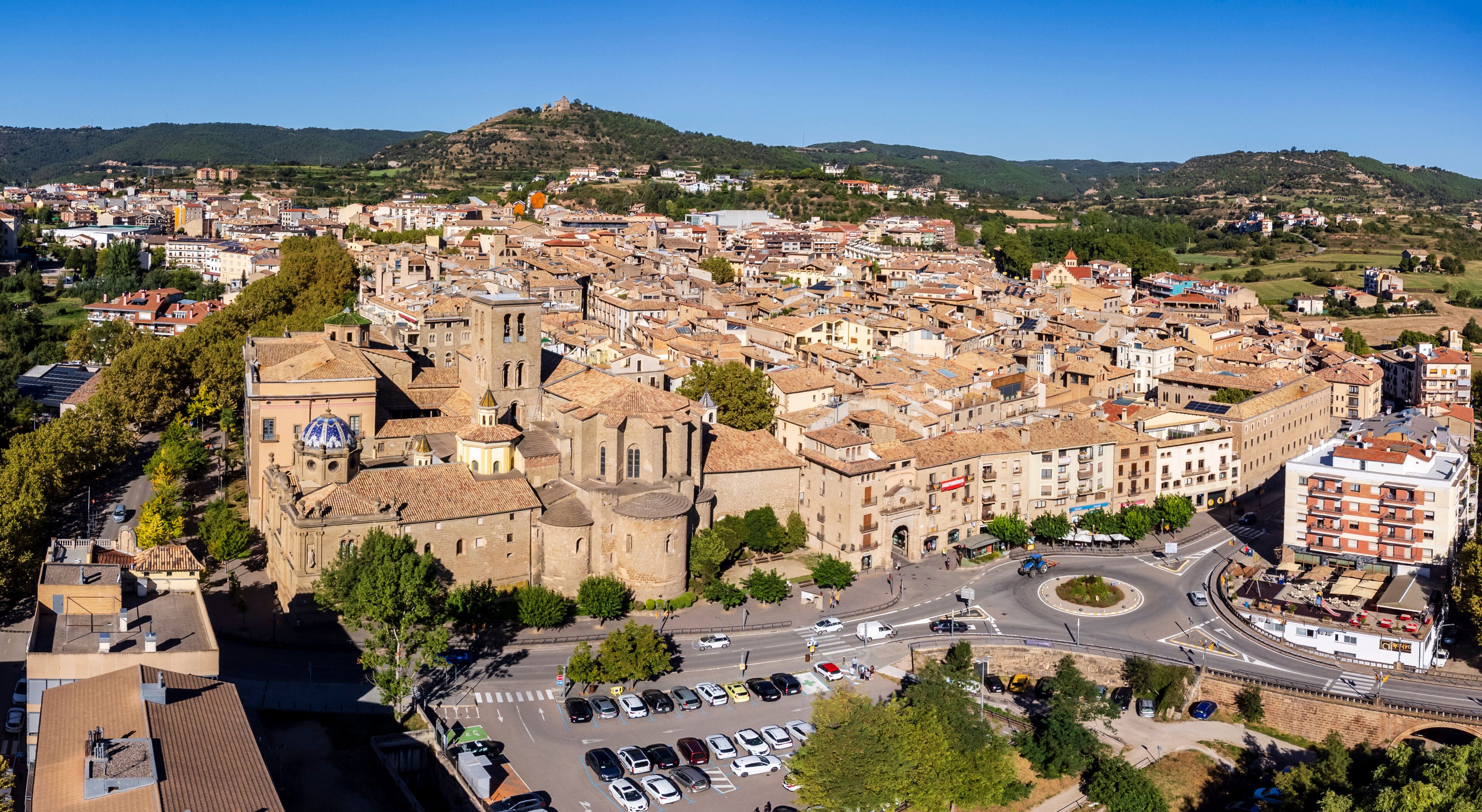 Cathedral of Santa María in the walled enclosure of Solsona, 14th century, Solsonés, province of Lleida, Catalonia, Spain