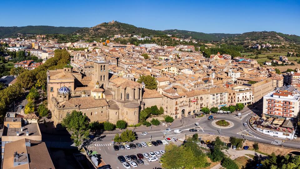 Cathedral of Santa María in the walled enclosure of Solsona, 14th century, Solsonés, province of Lleida, Catalonia, Spain
