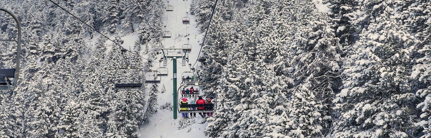View from the ski lift at La Masella ski resort in the Spanish Pyrenees. This area has a number of ski resorts, and most are super family friendly and not as expensive as other parts of the world. La Masella and many of the other ski reports in the area offer additional activities other than skiing and snowboarding, such as snow tubeing, snowshoeing, adventure parks, ziplining, night skiing, sledding, cross-country skiing, guided winter hiking, and even winter Segway tours!
#InPyrenees #LaMasella #Cataluyna #Catalonia #Spain