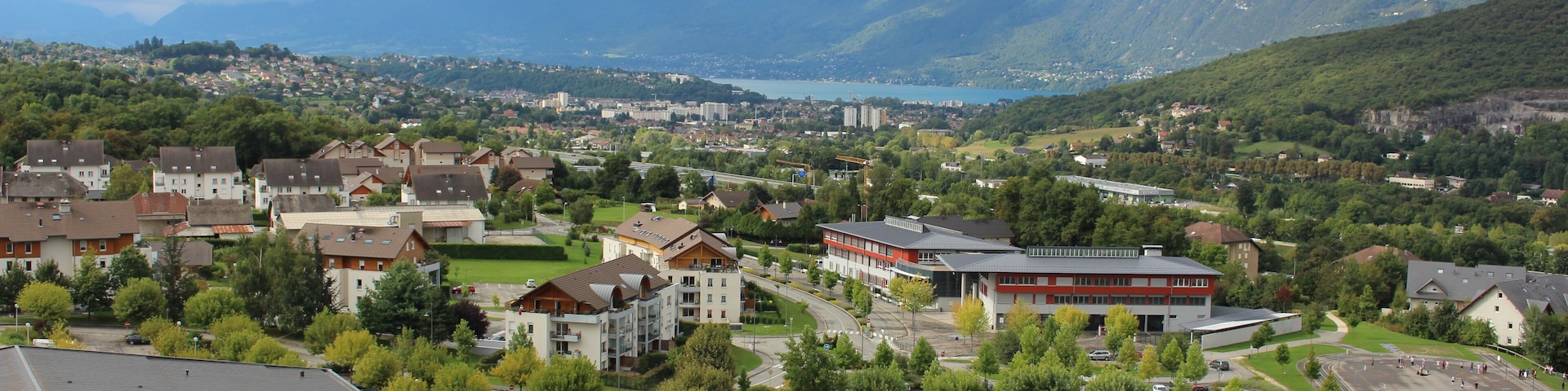 Грези-Сюр-Экс. Вид на озеро Буржэ