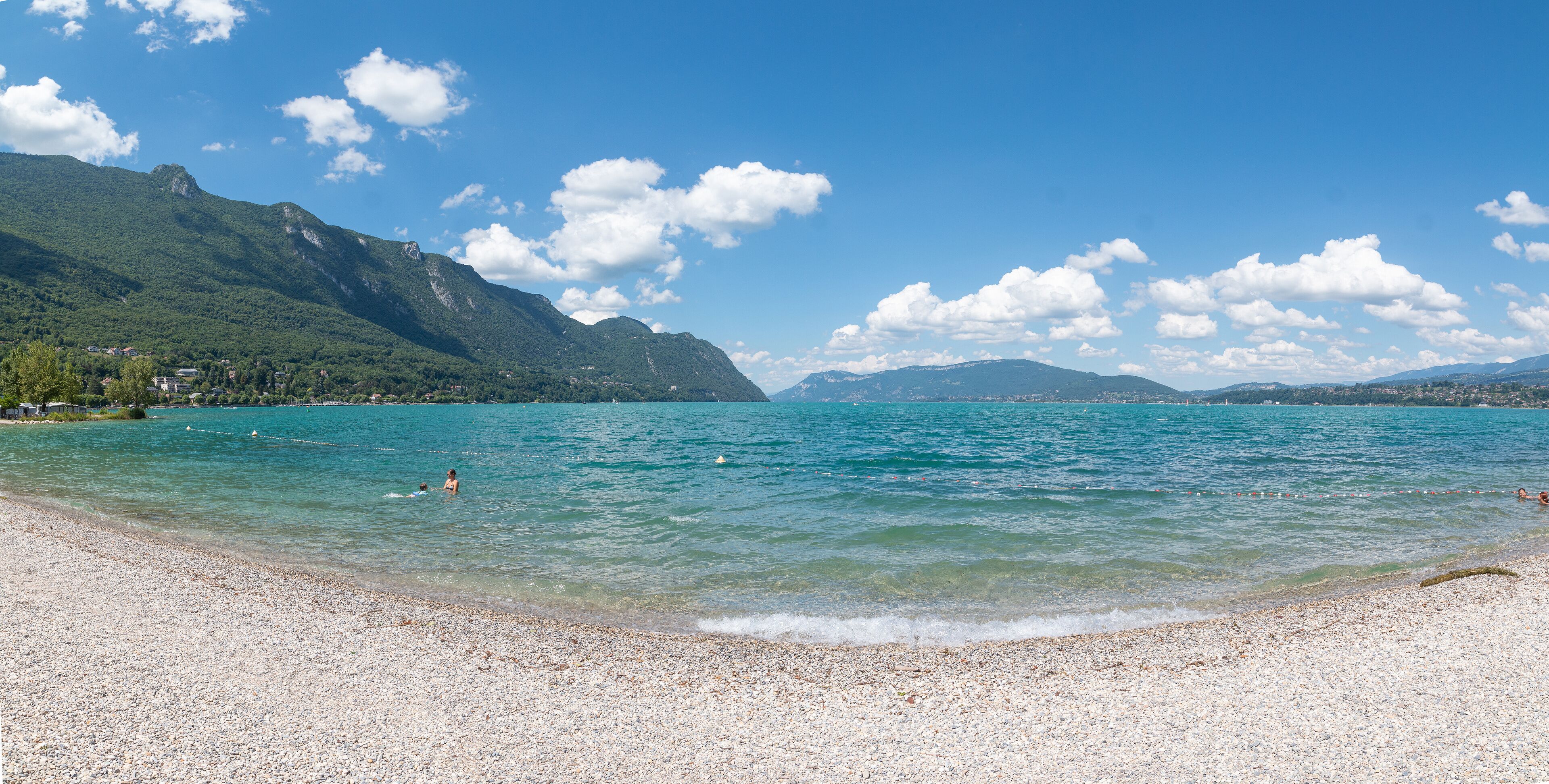 Plage de l'île aux Cygnes, lac du Bourget