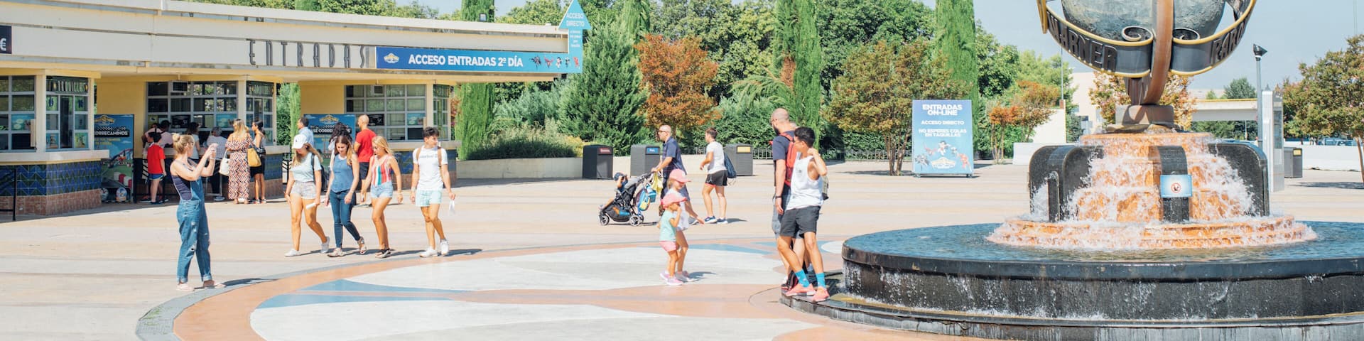 Madrid_ParqueWarnerMadrid_6047013-6