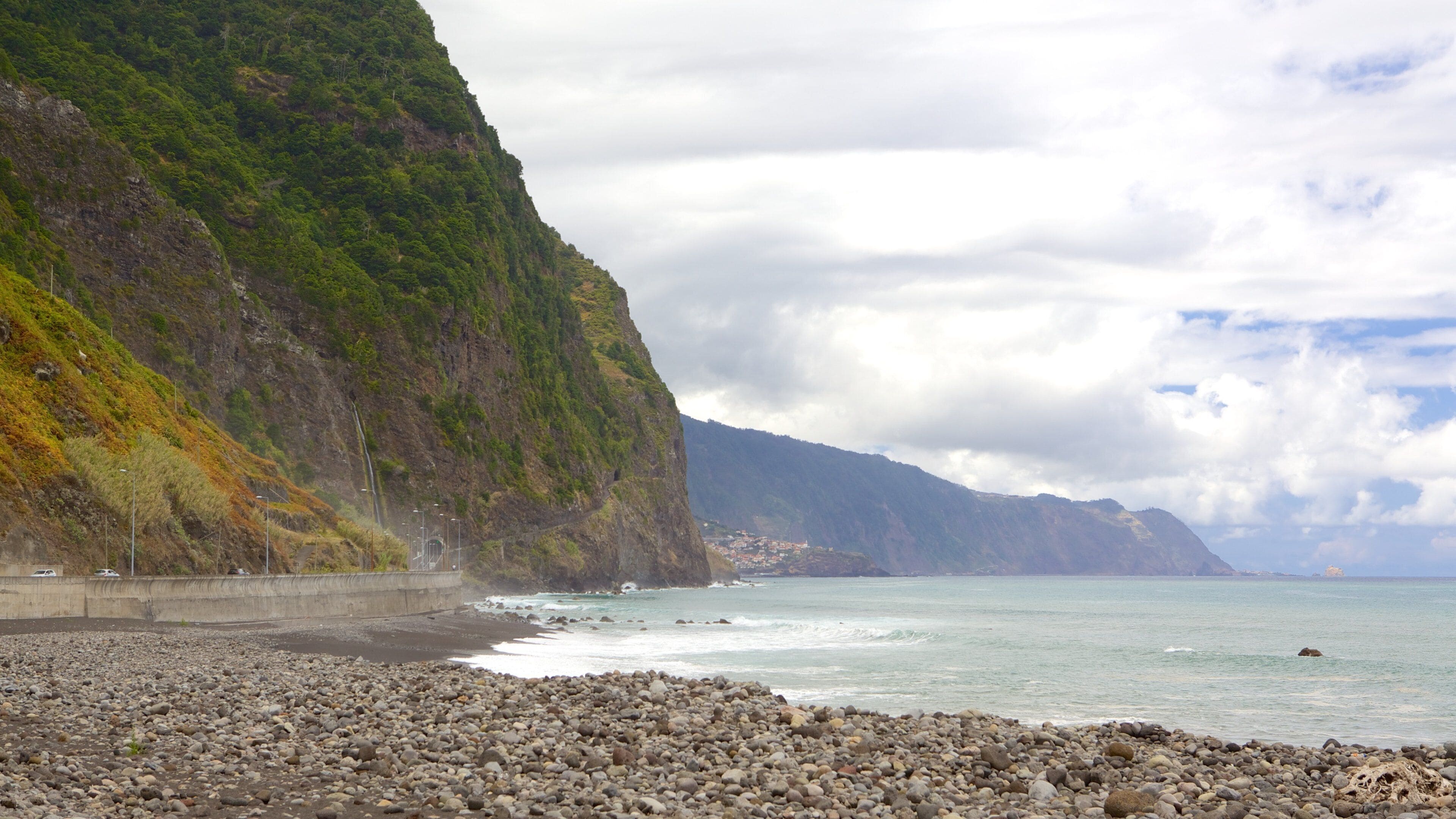 São Vicente featuring landscape views and a pebble beach