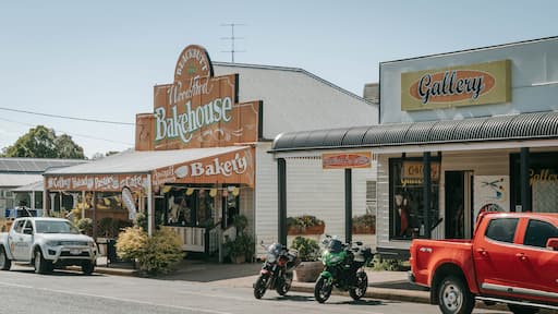 Blackbutt showing a small town or village and signage