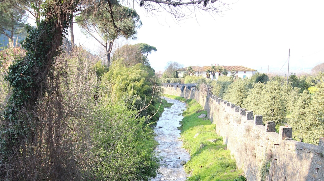 River Rio di Vorno, Vorno, hamlet of Capannori, Province of Lucca, Tuscany, Italy