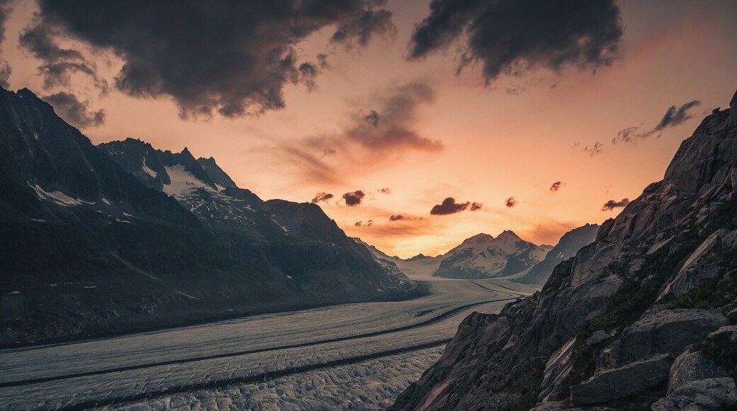 #BvSApplication
Dramatic sunset at the Aletsch glacier in the Swiss Alps. The opposing colours (and what they represent - fire and ice) create an almost surreal effect for me.
Title: "Fire and Ice"