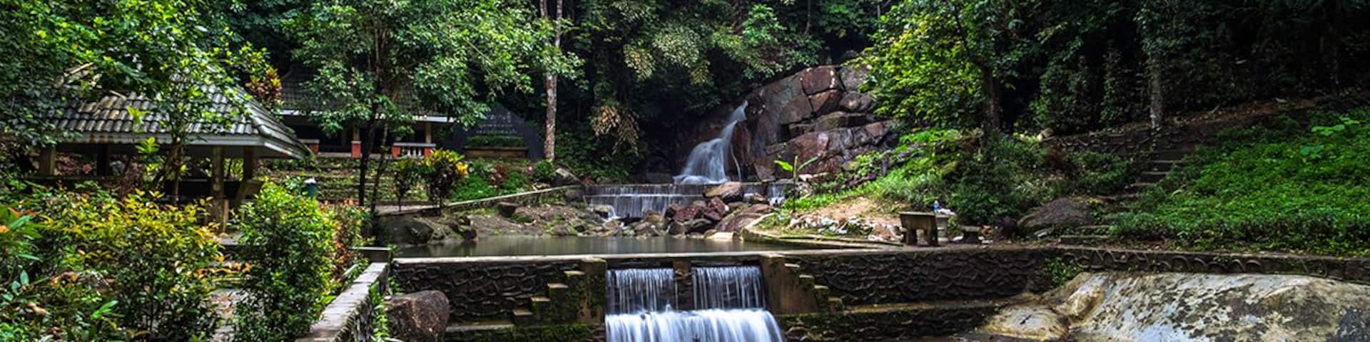 Kathu Waterfall may not be a tall, impressive fall, it's nevertheless a cool place to discover South East Asia rain forest. You can hike along the stream, stop by for refreshing baths and truly feel the mightiness of nature here. Welcome to the jungle :)
#LifeAtExpedia
