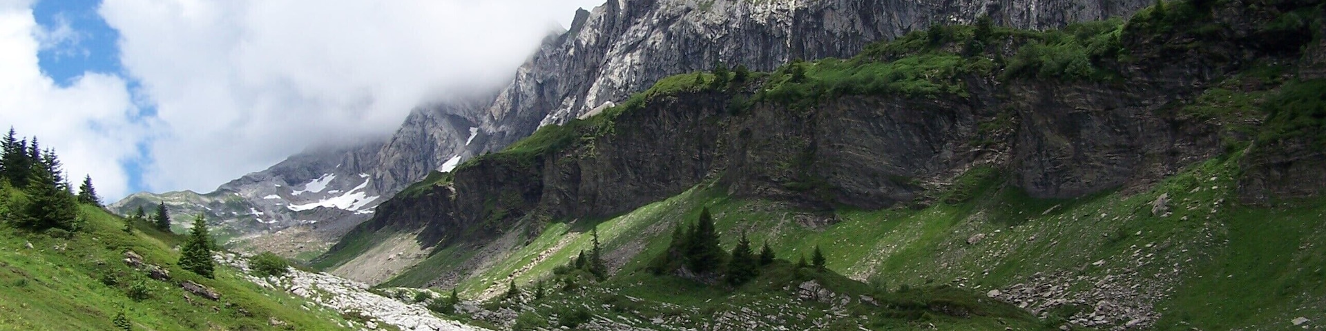 Montée vers le col de Bostan