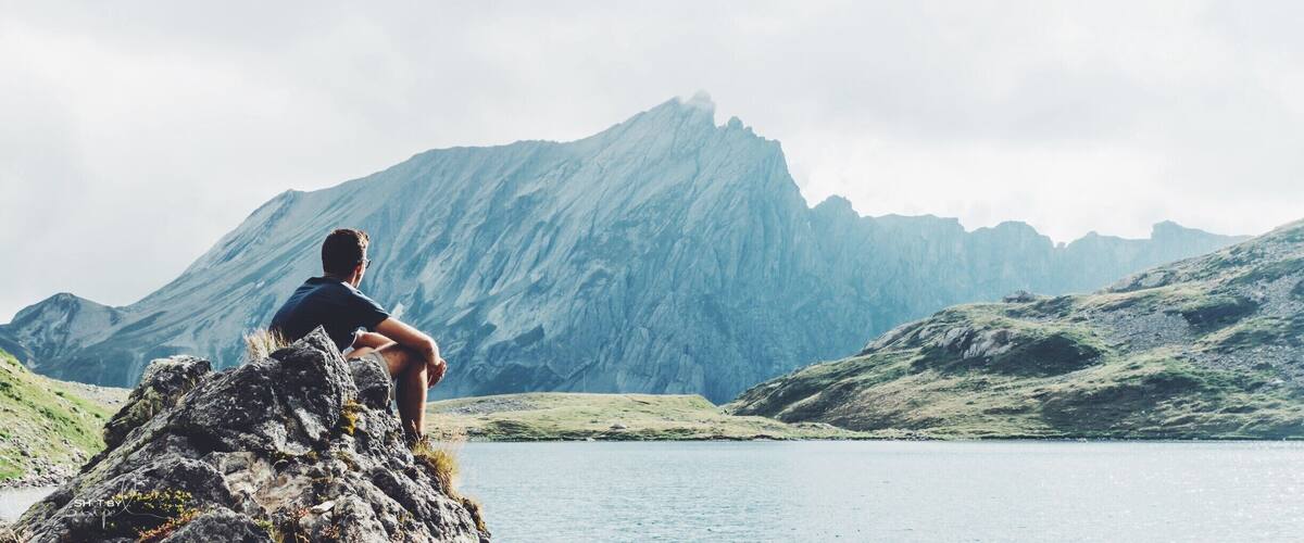 A good day in the Alps. Perfect resting point at Lac Jovet. Lakes and mountains, what a combination. #troveon #hiking #landscapes #places #france #tmb