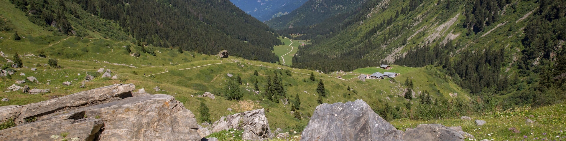 MHXP1H Hiking in Les Contamines on the Tour Du Mont Blanc in the Haute Savoie of the French Alps in summer