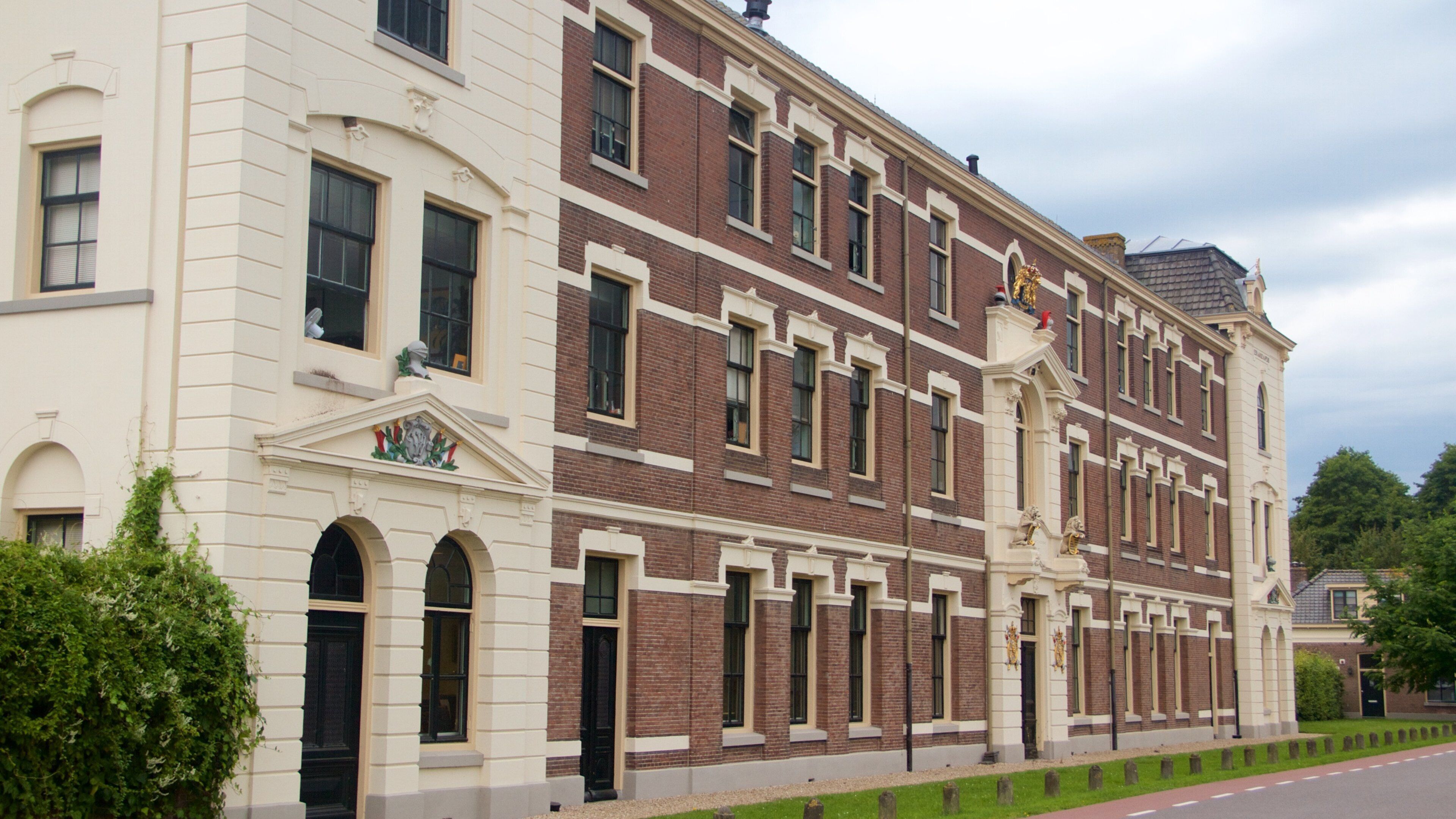 Breukelen fasiliteter samt historisk arkitektur og kulturarv