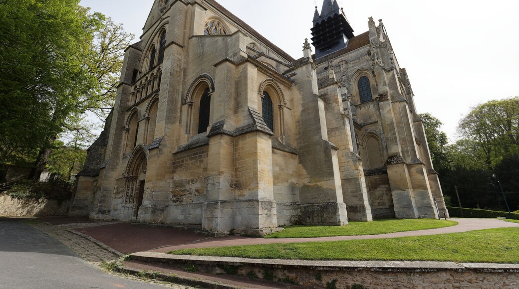 Notre Dame Church is a Catholic church located in Taverny, France. It was uilt between 1200 and 1240 .