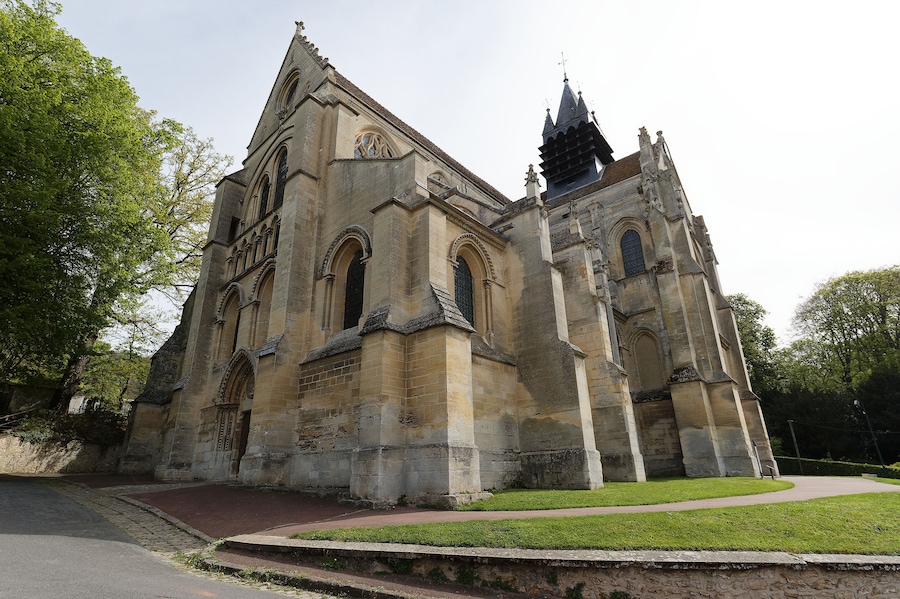 Notre Dame Church is a Catholic church located in Taverny, France. It was uilt between 1200 and 1240 .