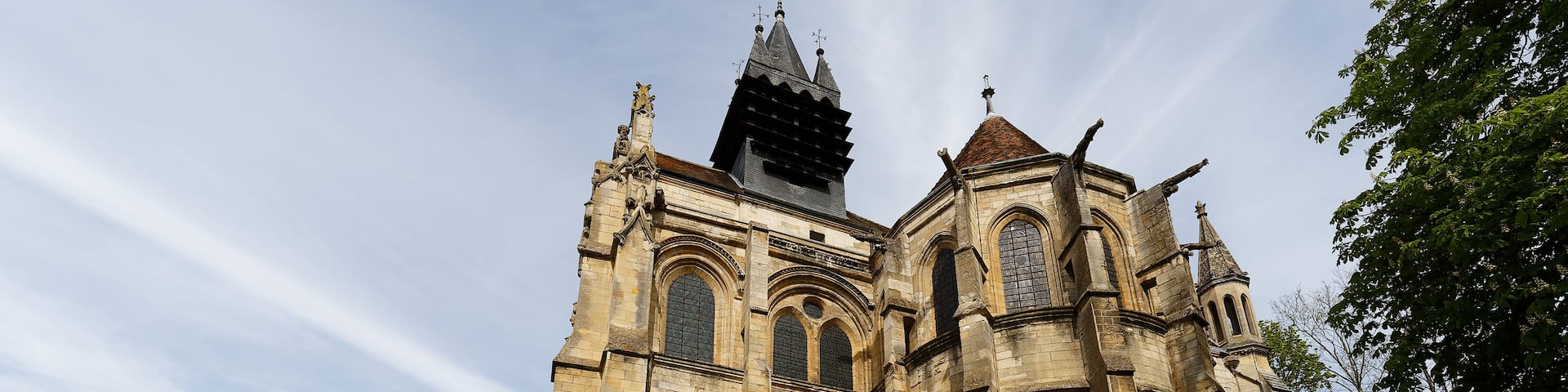 Notre Dame Church is a Catholic church located in Taverny, France. It was uilt between 1200 and 1240 .
