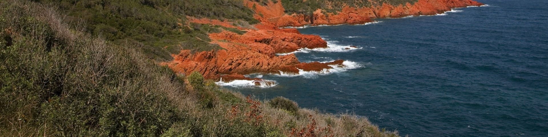 Saint-Raphael presenterar berg, kustutsikter och landskap