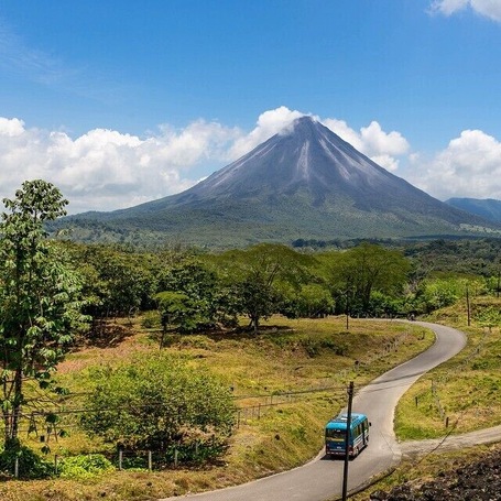 Is this the most perfect shaped volcano in the world? 😎 #costaricaphoto #Arenalvolcano #naturelovers #thetwohobos #travel #ig_costarica #wonderful_places #nature #travelingtheworld #adventure #explore #ig_nature #travelphotography