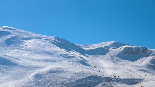 Occxitanie - Hautes Pyrénées - Panorama sur les montagnes enneigées