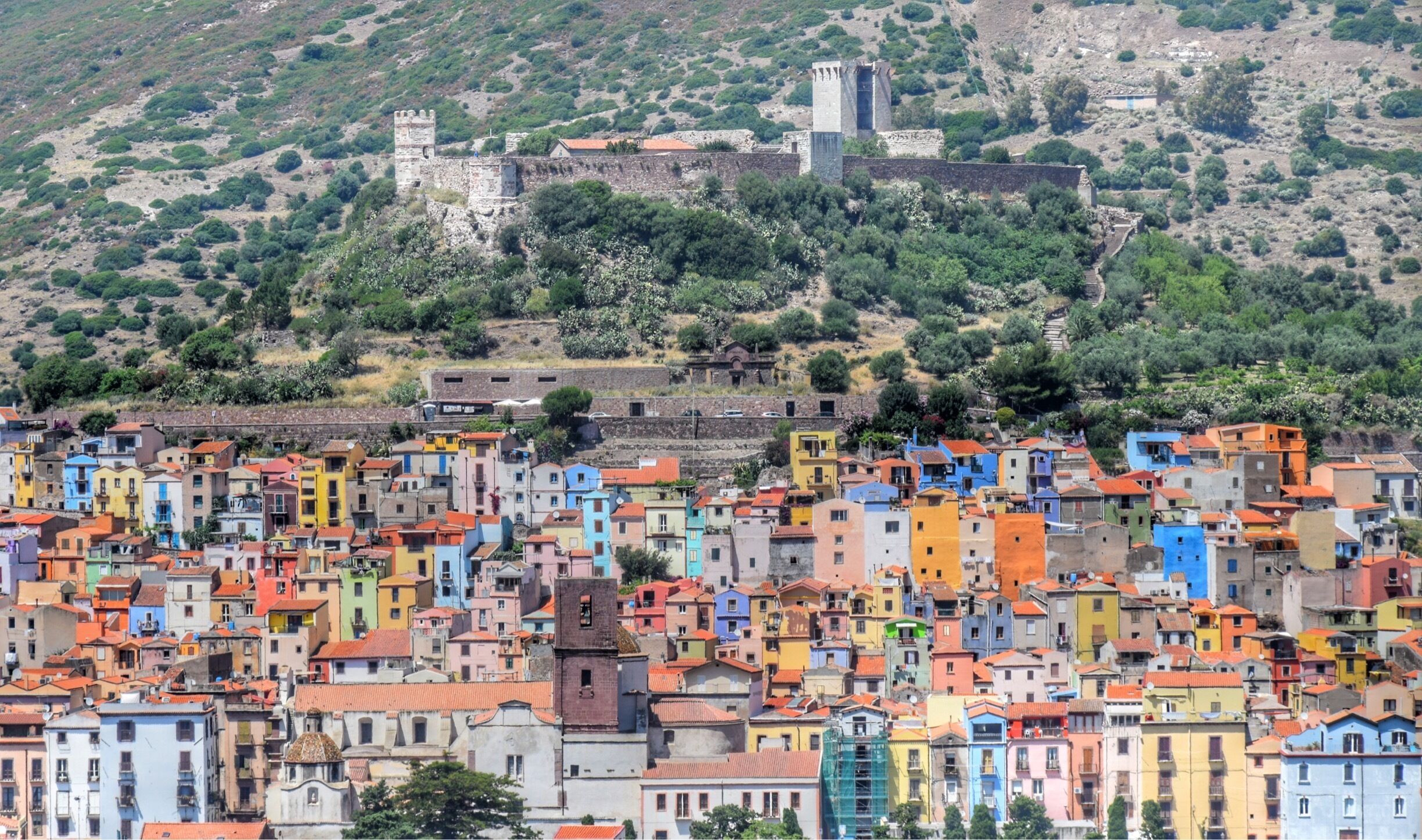 Colors of Bosa e il Castello Malaspina