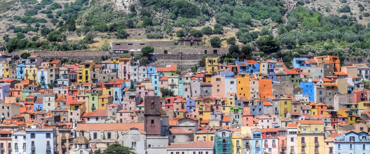 Colors of Bosa e il Castello Malaspina