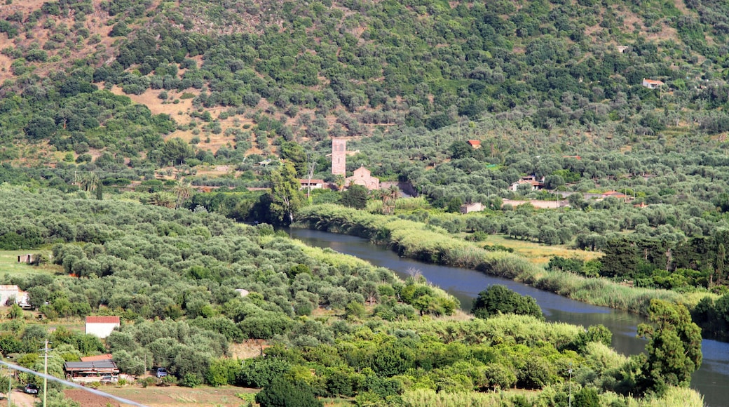 Chiesa di San Pietro extra Muros vista da Bosa.