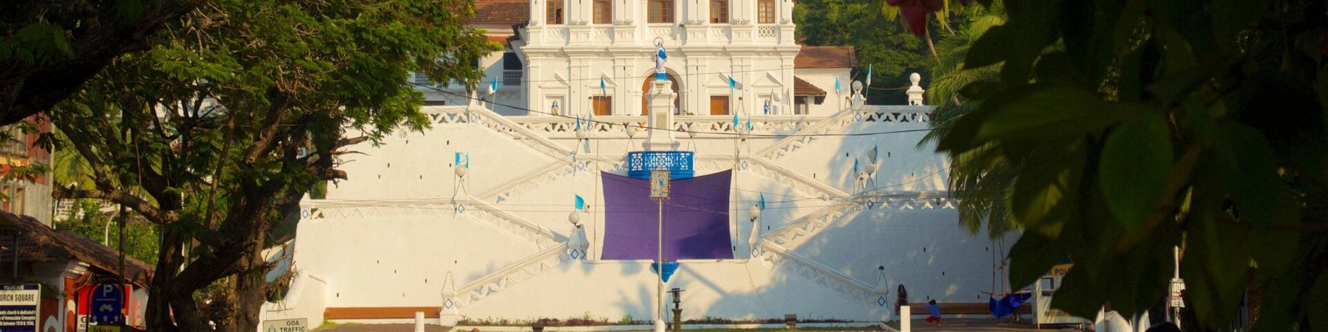 Panaji showing street scenes