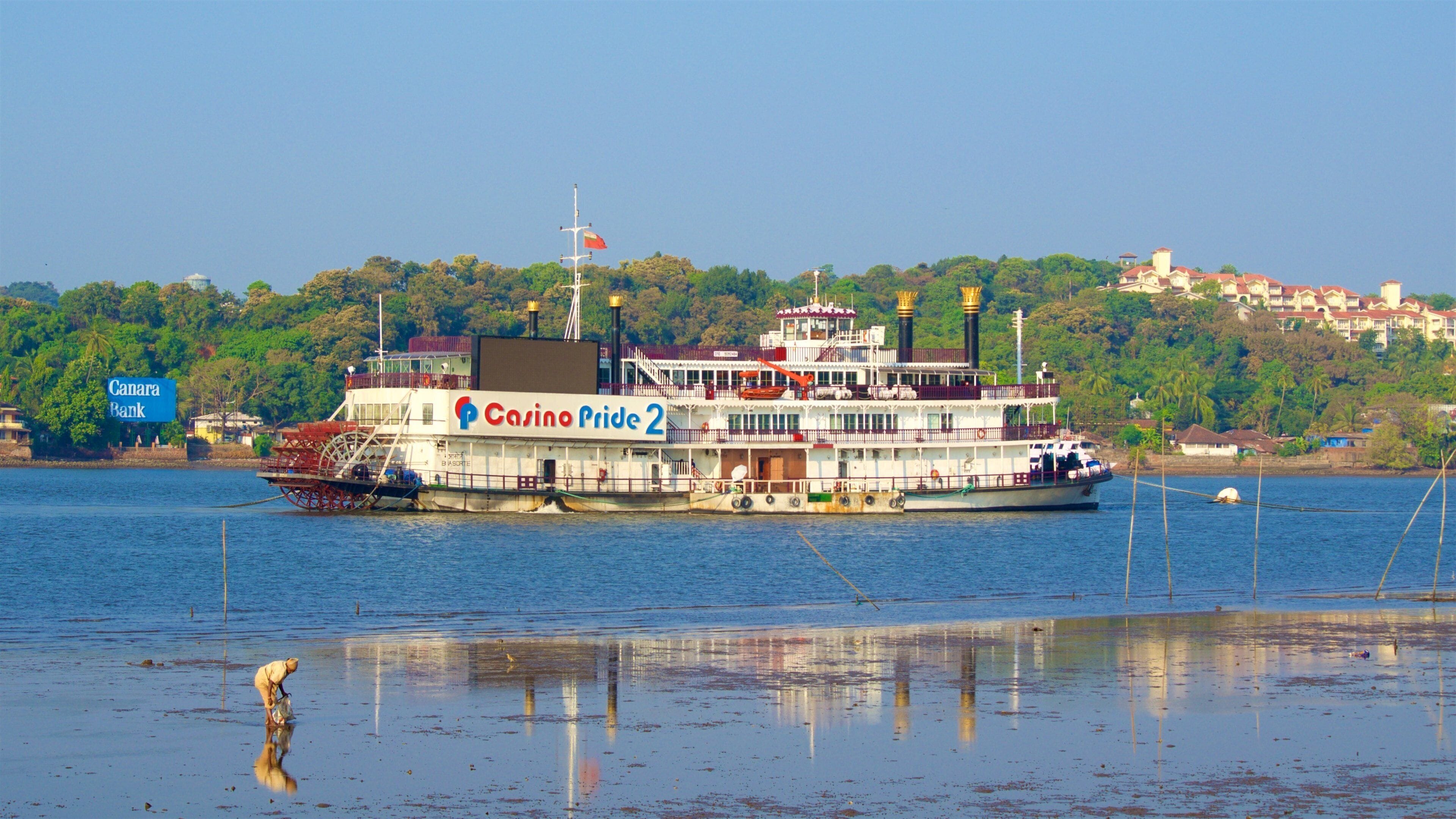 Panaji som viser båter og elv eller bekk