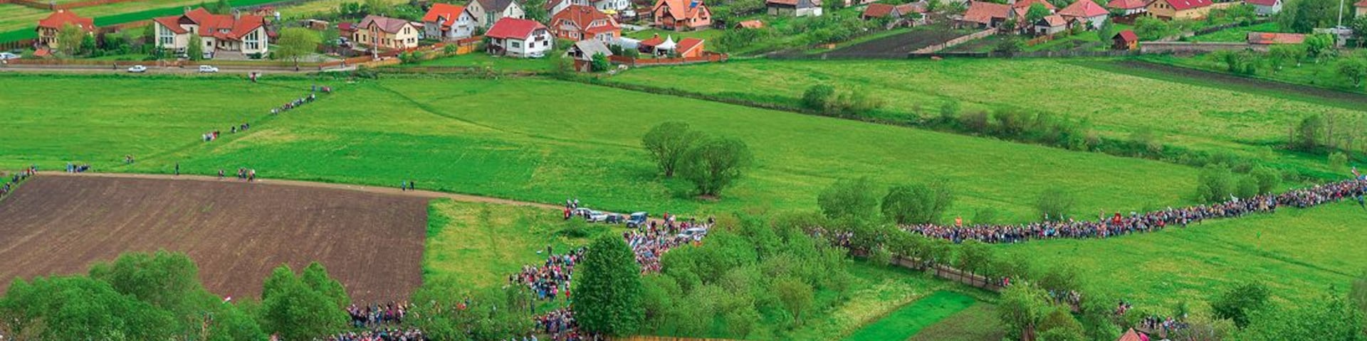 Pilgrims making their way up the hill for the pilgrimage in Sumuleu Ciuc. #alwayswanderlust
Read more: http://www.alwayswanderlust.com/a-pilgrimage-in-harghitas-csiksomlyo/