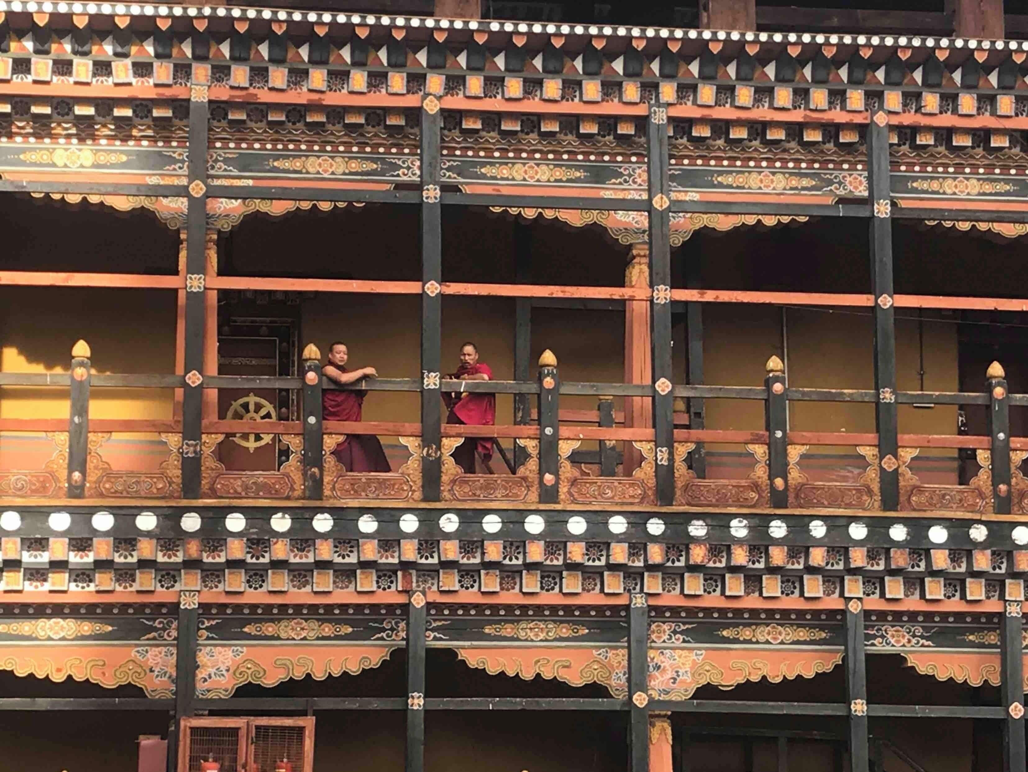 2 monks chilling before the prayers... Dzongs are immense and so Bhutanese... you will never such monument anywhere else #perspectives