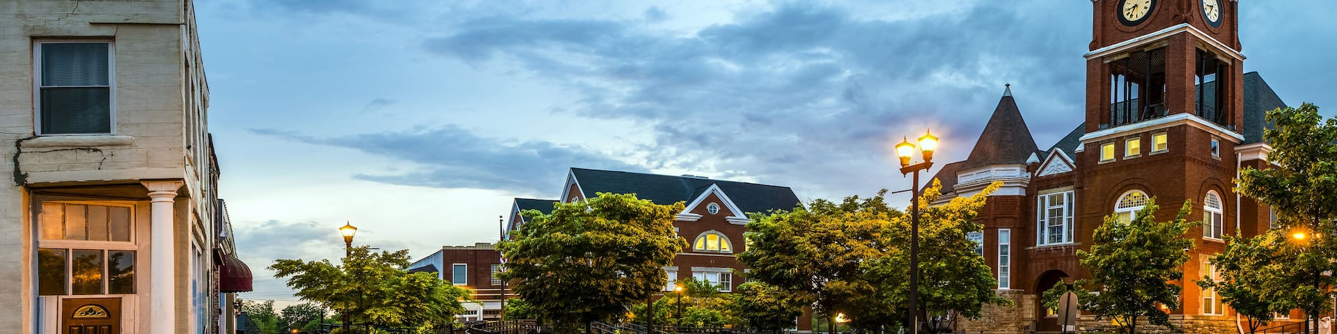 Panoramic view of town square in Dallas, Georgia, after sunset