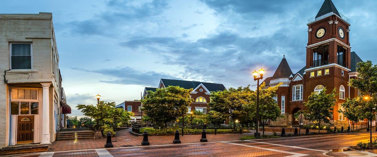 Panoramic view of town square in Dallas, Georgia, after sunset