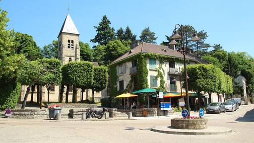 Place de l'Église (church square) in Gif-sur-Yvette, France.
