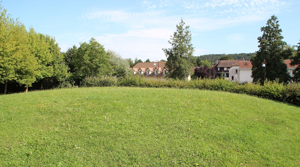 Coupières Basin is a large detention basin arranged in Gif-sur-Yvette in France to control the floods of the Yvette river.