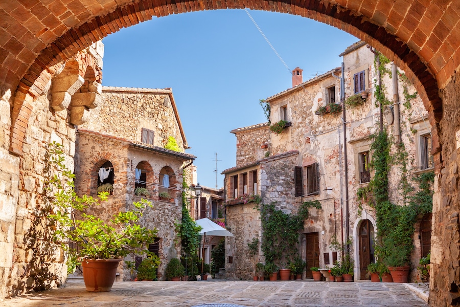 Manciano, Toscana, Italy, Shutterstock ID 1108557341, SF SSA Case with Manager Approval: Case 07151371, Job: Prepay credit, Client/Licensee: , Other:
