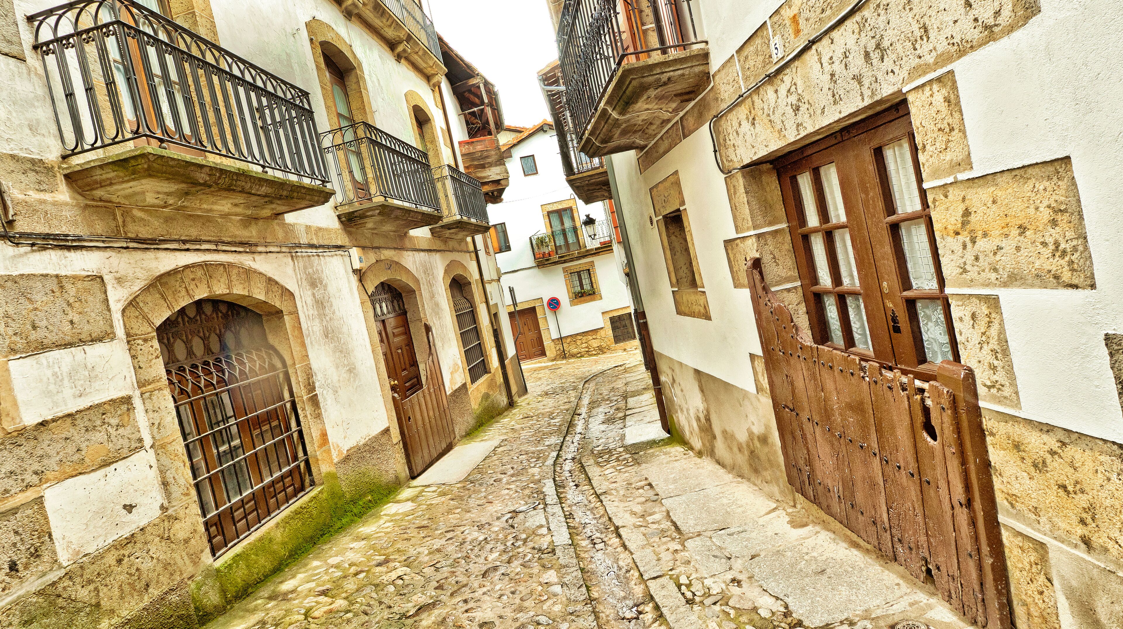 Street Scene, Traditional Architecture, Candelario, Ruta de la Plata, Salamanca, Castilla y León, Spain, Europe